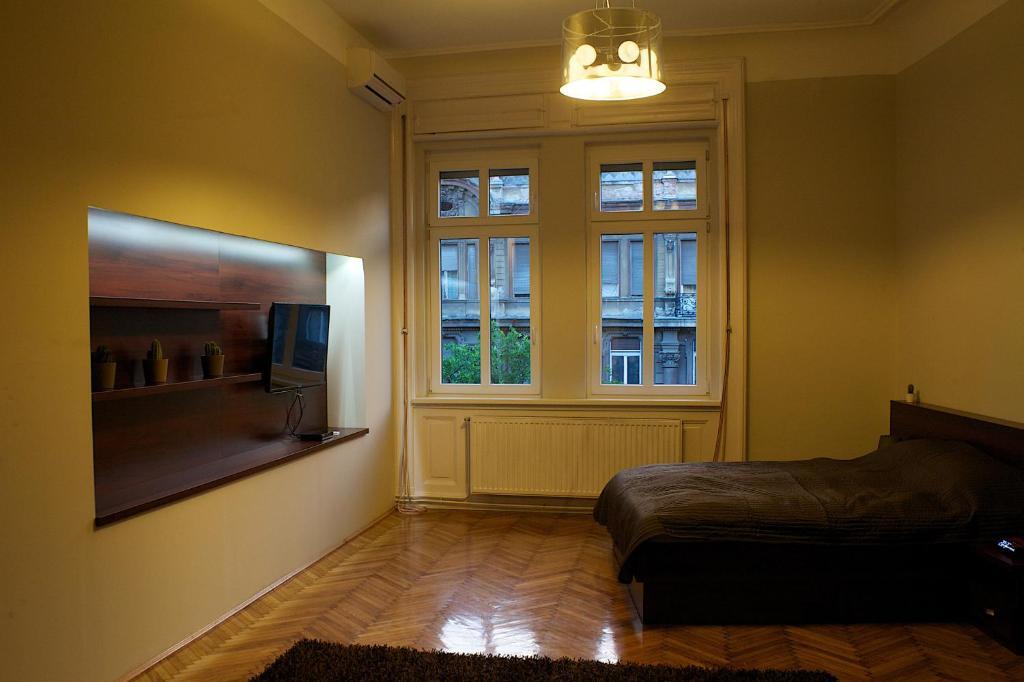 Five Season'S Apartment Budapest Room photo