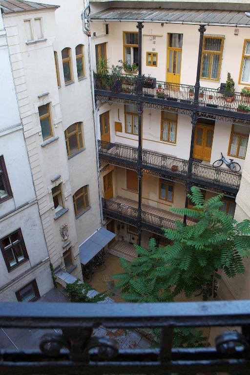 Five Season'S Apartment Budapest Exterior photo